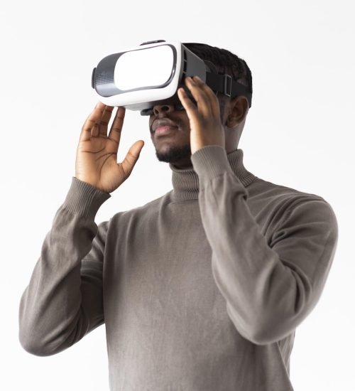 medium-shot-man-with-vr-glasses